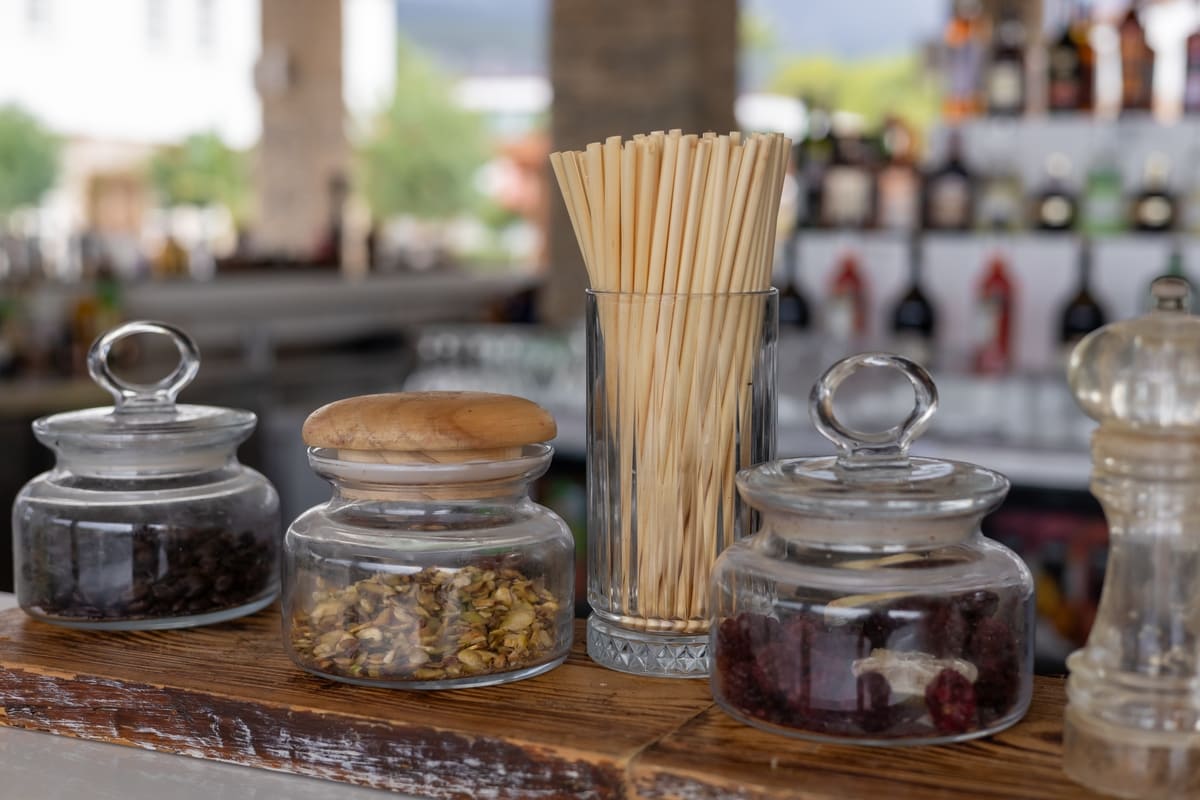  borcane reutilizabile si paie ecologice in spatiu horeca zero waste